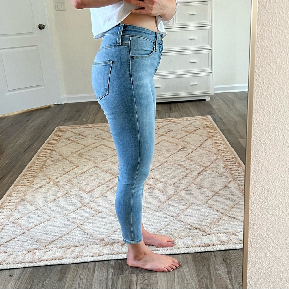 Universal Thread High Rise Skinny Jeans size 00/24